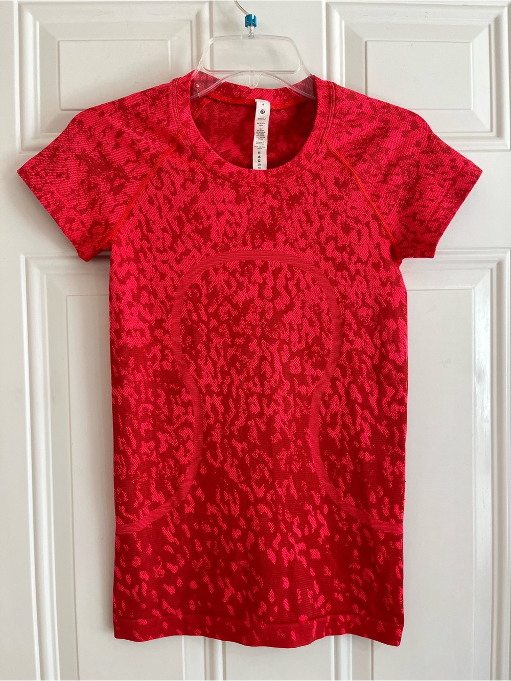 Lululemon Swiftly Tech Short Sleeve 2.0 Red Rock Camo Shirt Women’s 4 Gym Yoga